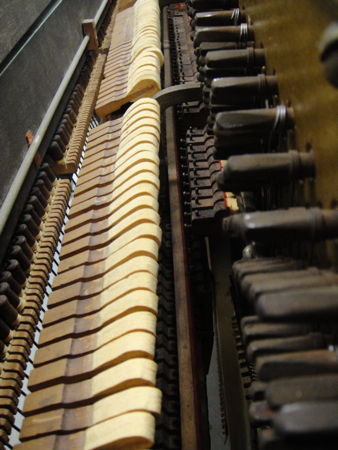 pianoinnards5.jpg